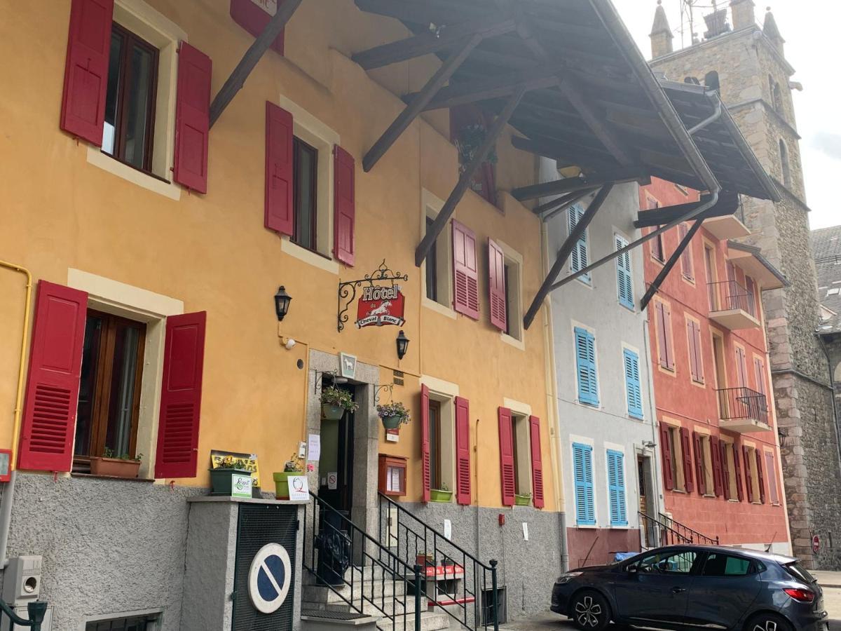 Hotel Du Cheval Blanc Barcelonnette Exterior foto